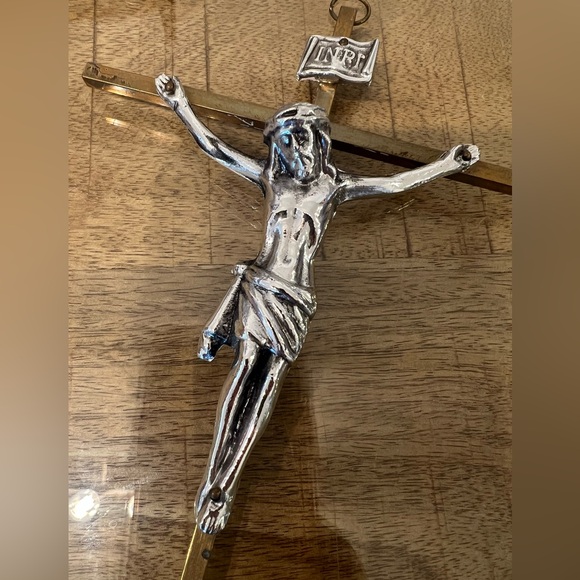 Vintage 2 tone crucifix